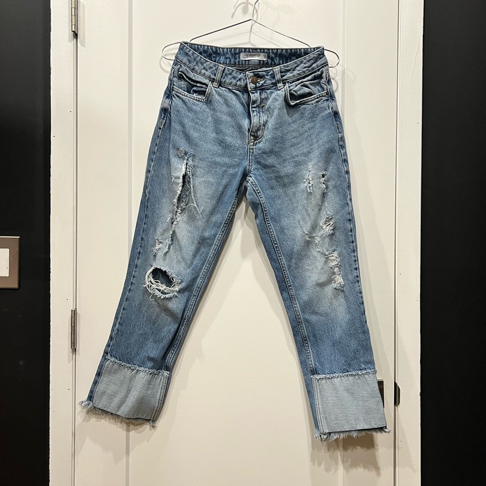 Z1975 RIPPED TURNED UP CUFF JEANS